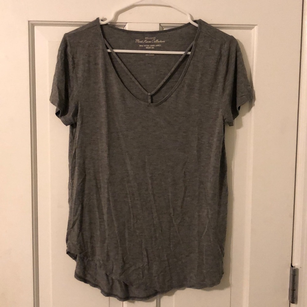 grey flowey shirt